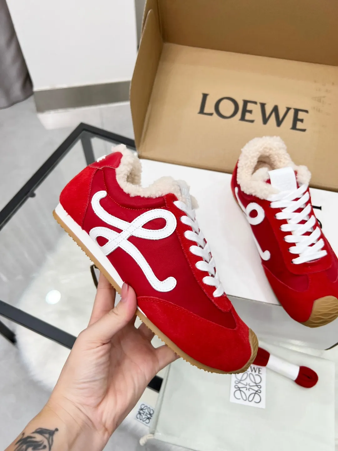 👟👟Ex-factory price 500👟👟 Male +10 2025 autumn and winter Maoli new style, the same style as Wang Yibo! Loewe Ballet Runner 2.0 sports shoes for couples, moral training shoes, new color matching retro series running shoes, standard size: women's size 35-40, men's size 39-45, button ➕20